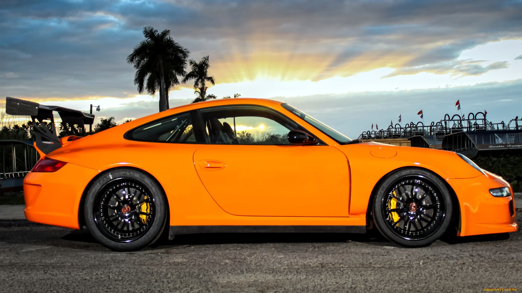 Porsche 911 gt3 RS оранжевый